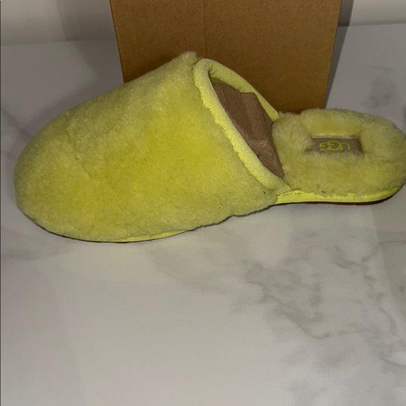 UGG Fluffy Yellow Slippers - Picture 2 of 13